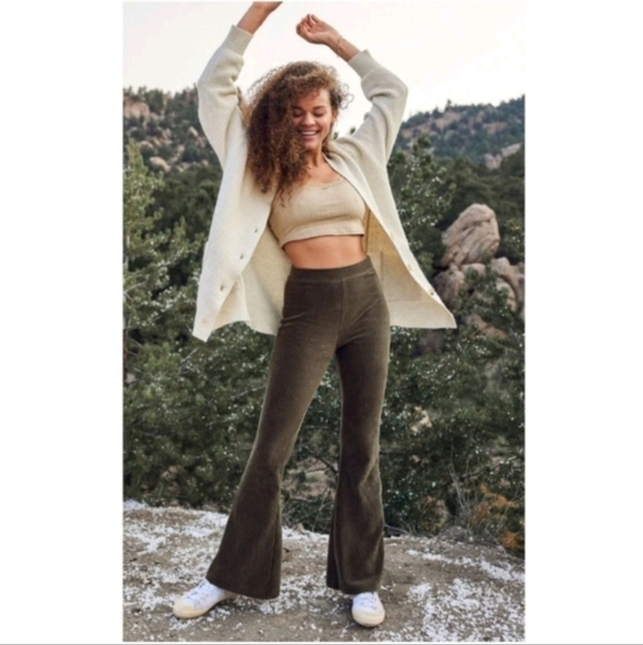 aerie Pants - Aerie Groove On Velour Rib Flared High Rise Pants Olive Green Sz S